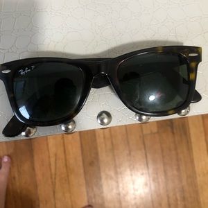 Tortoise shell Ray Bans